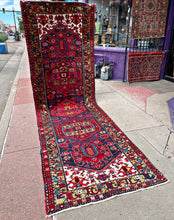 1930 PERSIAN HERIZ RUG 3’ 4” x 10’ 9” (RUN.197)