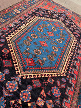 1930 PERSIAN ZANJAN RUG 4’ x 6’ 6” (MED.FEA.148)