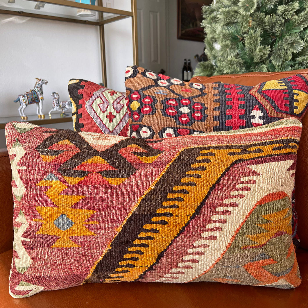 1950 TURKISH KILIM PILLOW 12x18 (PIL.1103)