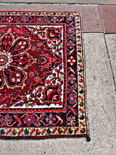 1950 PERSIAN HERIZ RUG 4’ x 4’ 7” (MED.FEA.100)