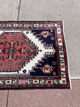 1950 PERSIAN SARAB RUG 2’ 5” x 9’ 9” (RUN.180)