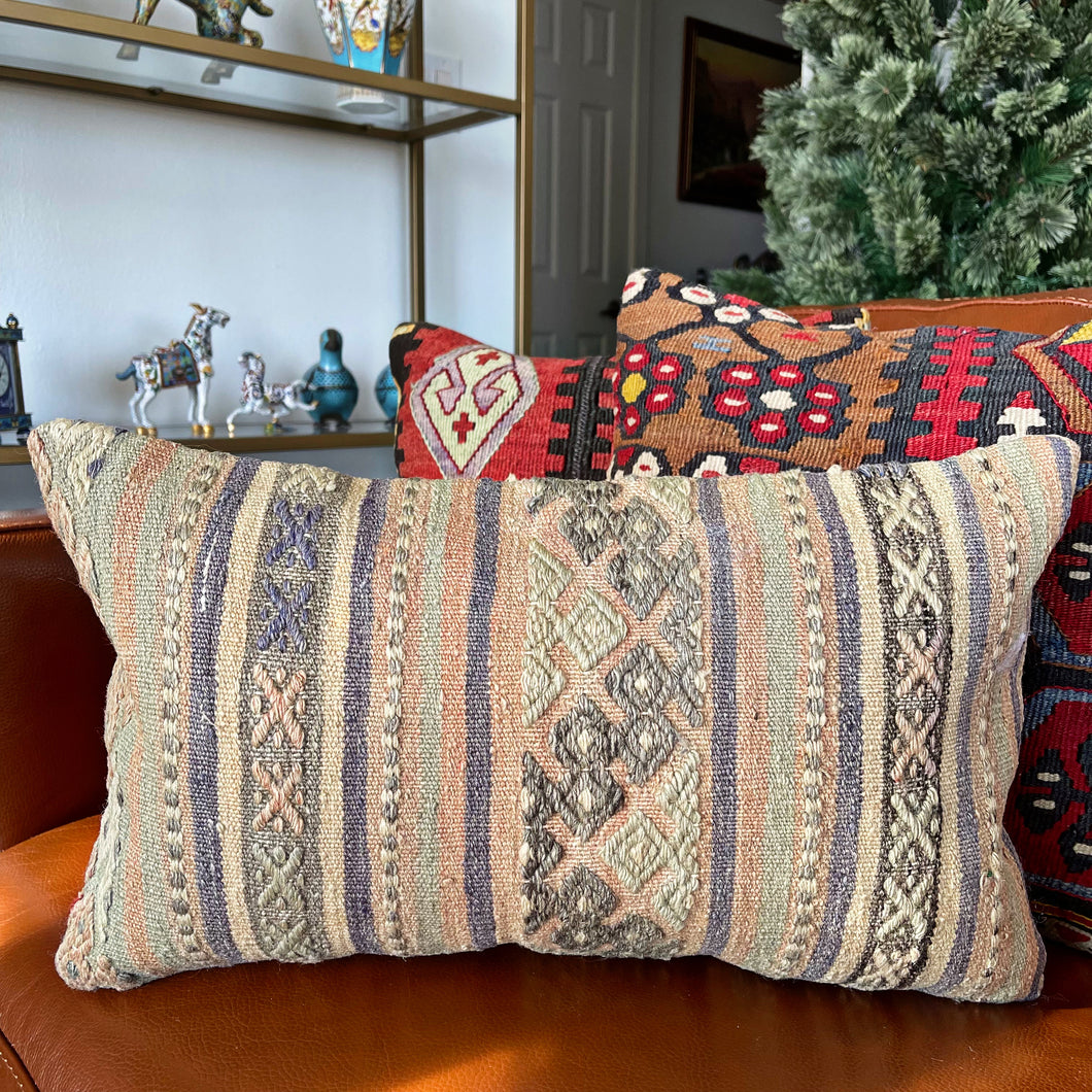 1950 TURKISH KILIM PILLOW 12x18 (PIL.1130)