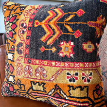 VINTAGE ANATOLIAN KILIM RUG PILLOW 16x16 (PIL.1214)