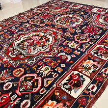 1940 PERSIAN BAKHTIARI RUG 5’ 11” x 9’ 8” (LG.FEA.1408)