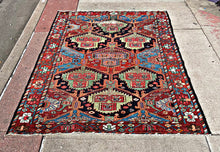 1900 PERSIAN BAKHTIARI RUG 4’ 8” x 6’ 5” (MED.250)