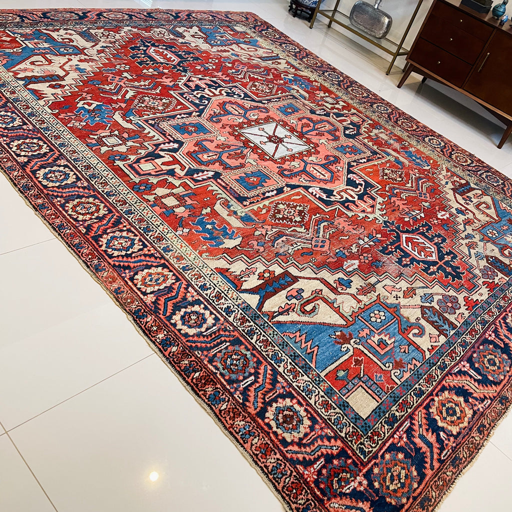 1890 PERSIAN SERAPI RUG 9’ 5” x 11’ 2” (LAR-HRZ1800) – Vespucci Rugs