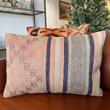1950 TURKISH ANATOLIAN KILIM RUG PILLOW 16x24 (PIL.1221)
