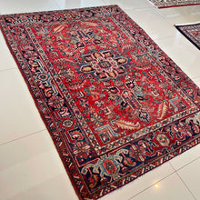 1930 PERSIAN HERIZ RUG 4’ 7” x 6’ 4” (MED.FEA.170)