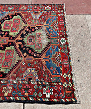 1900 PERSIAN BAKHTIARI RUG 4’ 8” x 6’ 5” (MED.250)