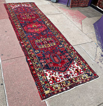 1930 PERSIAN HERIZ RUG 3’ 4” x 10’ 9” (RUN.197)