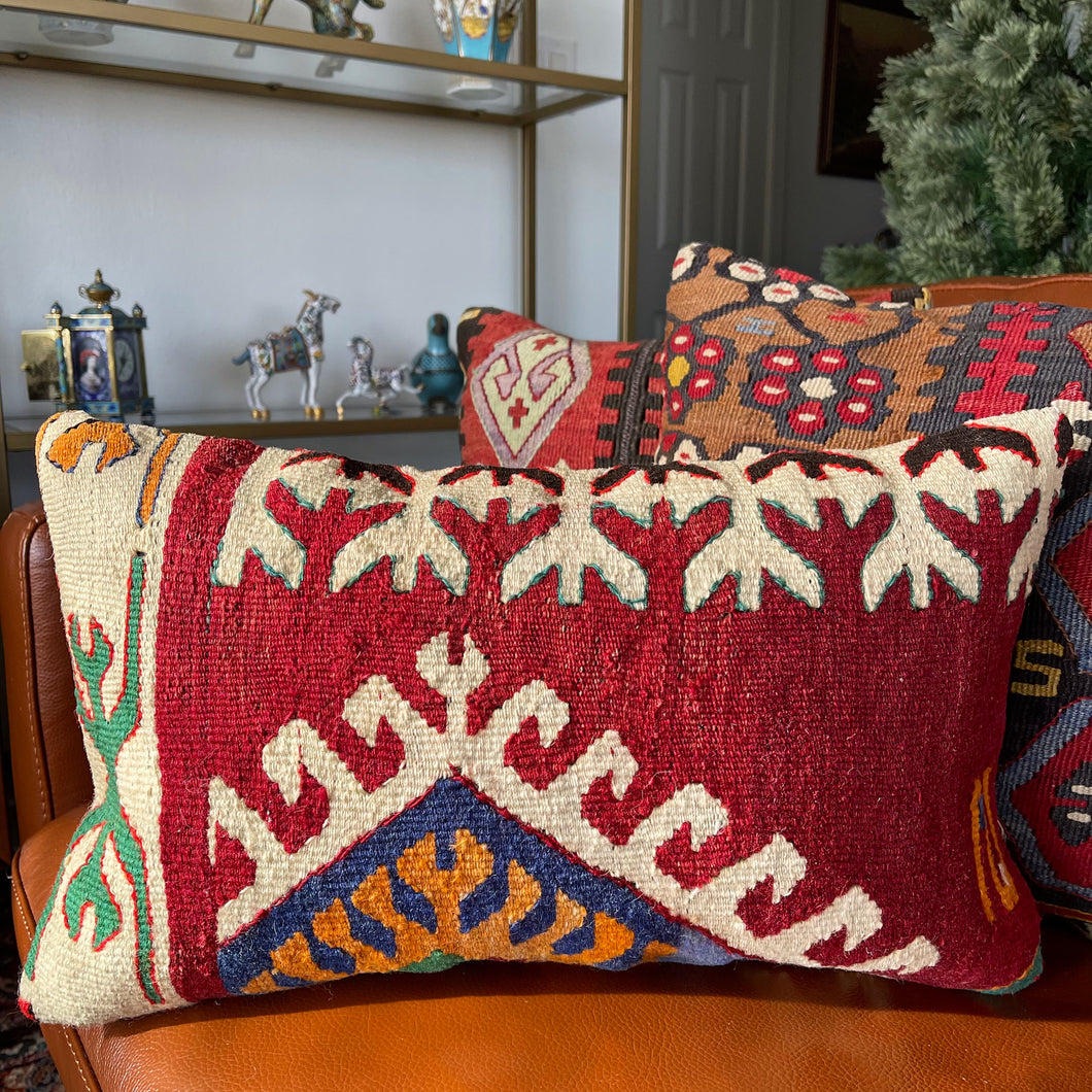1950 TURKISH KILIM PILLOW 12x18 (PIL.1136)