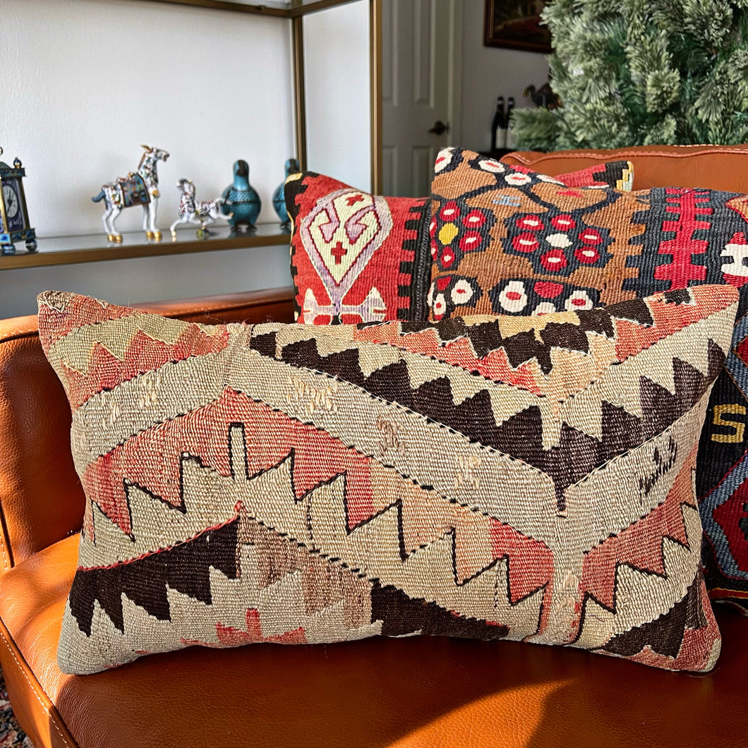 1950 TURKISH KILIM PILLOW 12x18 (PIL.1129)