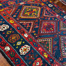 1950 PERSIAN ZANJAN RUG 4’ 1” x 7’ 3” (MED.FEA.173)
