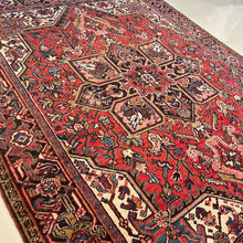 1950 PERSIAN HERIZ RUG 4’ 11” x 6’ 2” (MED.FEA.6175