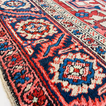 1890 PERSIAN SERAPI RUG 9’ 5” x 11’ 2” (LAR-HRZ1800)