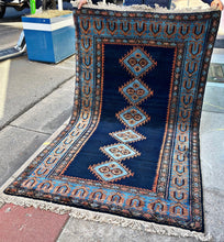 1950 PERSIAN TALEGHAN RUG 4’ 1” x 6’ 9” (MED.FEA.44)