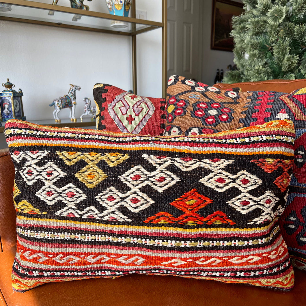 1950 TURKISH KILIM PILLOW 12x18 (PIL.1120)