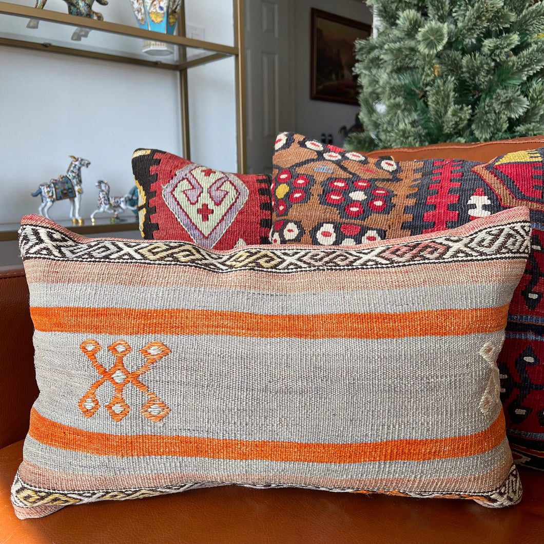 1950 TURKISH KILIM PILLOW 12x18 (PIL.1122)