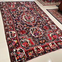 1940 PERSIAN BAKHTIARI RUG 5’ 11” x 9’ 8” (LG.FEA.1408)