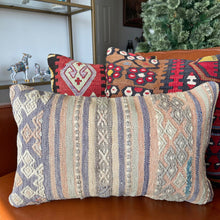1950 TURKISH KILIM PILLOW 12x18 (PIL.1124)