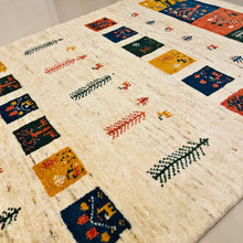 1980 PERSIAN QASHQAEI GABBEH RUG 2’ 9” x 4’ 2” (SMA.1913)