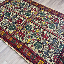 1970 PERSIAN SHIRAZ KILIM RUG 4’ 6” x 6’ 6” (MED.7201)