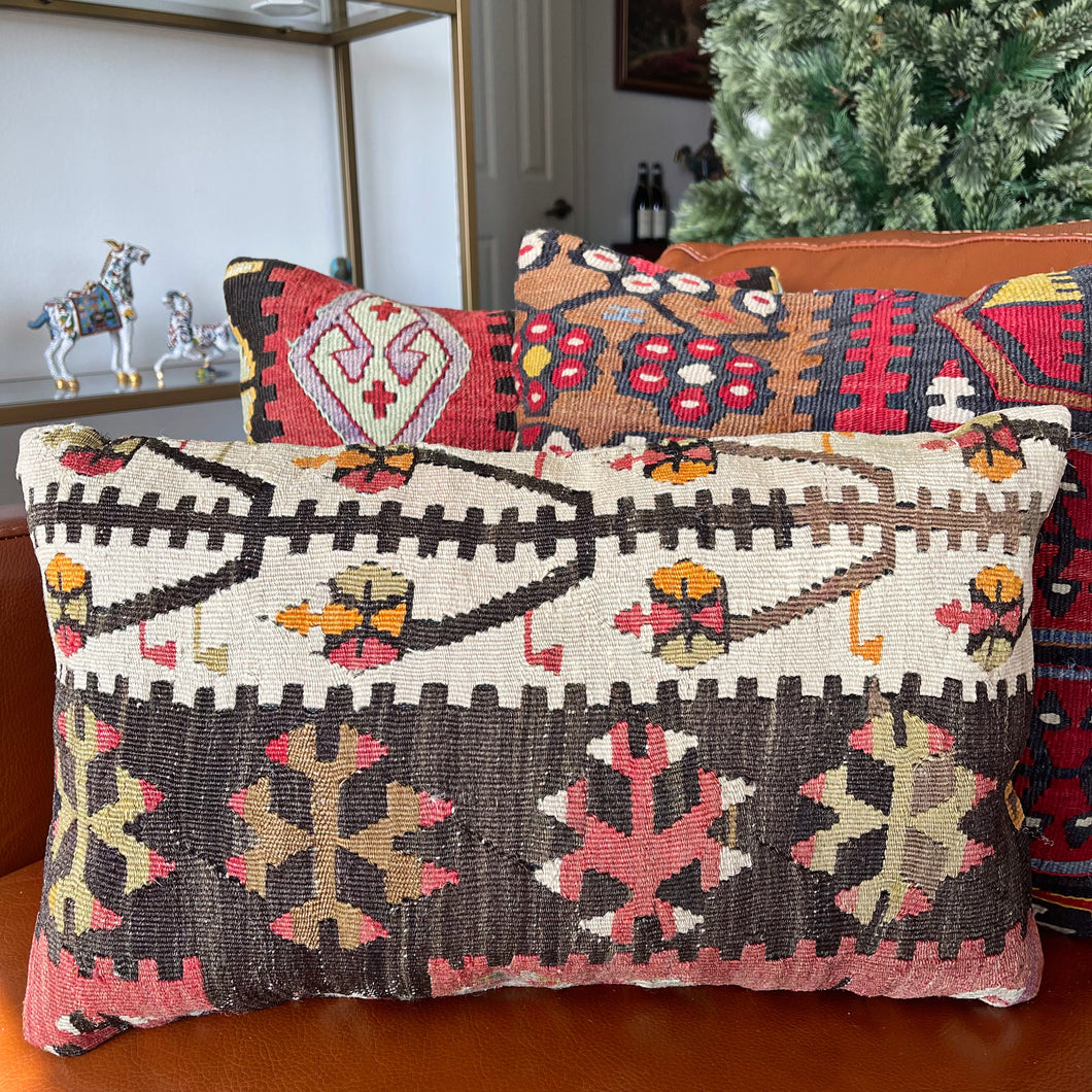 1950 TURKISH KILIM PILLOW 12x18 (PIL.1115)