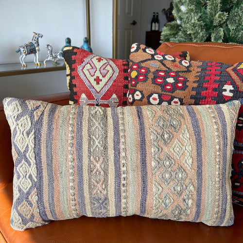 1950 TURKISH KILIM PILLOW 12x18 (PIL.1116)