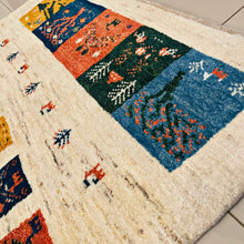 1980 PERSIAN QASHQAEI GABBEH RUG 2’ 9” x 4’ 2” (SMA.1913)