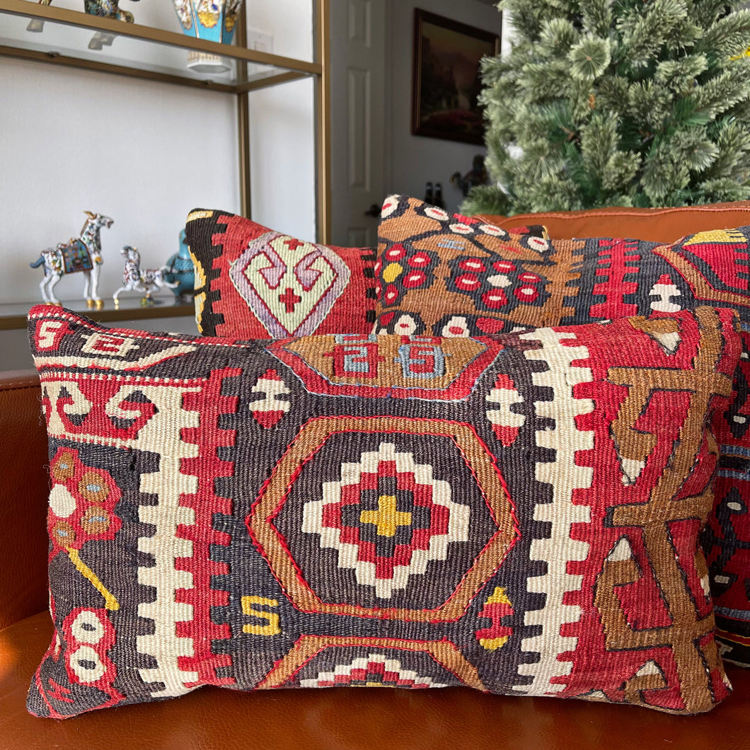 1950 TURKISH KILIM PILLOW 12x18 (PIL.1107)