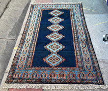 1950 PERSIAN TALEGHAN RUG 4’ 1” x 6’ 9” (MED.FEA.44)