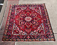 1950 PERSIAN HERIZ RUG 4’ x 4’ 7” (MED.FEA.100)