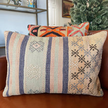 1950 TURKISH ANATOLIAN KILIM RUG PILLOW 16x24 (PIL.1220)