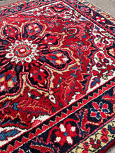 1950 PERSIAN HERIZ RUG 4’ x 4’ 7” (MED.FEA.100)