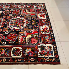 1940 PERSIAN BAKHTIARI RUG 5’ 11” x 9’ 8” (LG.FEA.1408)