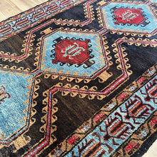 1950 PERSIAN TALEGHAN RUG 4’ 6” x 8’ 7” (MED.4687)