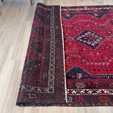 1970 PERSIAN SHIRAZ RUG 6’ 8” x 9’ 5” (LAR.550)