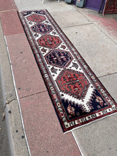 1950 PERSIAN SARAB RUG 2’ 5” x 9’ 9” (RUN.180)