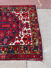 1930 PERSIAN HERIZ RUG 3’ 4” x 10’ 9” (RUN.197)