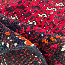 1970 PERSIAN SHIRAZ RUG 6’ 8” x 9’ 5” (LAR.550)