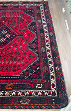 1970 PERSIAN SHIRAZ RUG 6’ 8” x 9’ 5” (LAR.550)