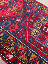 1930 PERSIAN HERIZ RUG 3’ 4” x 10’ 9” (RUN.197)