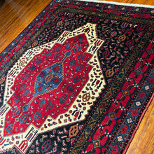 1950 PERSIAN SENAH RUG 4’ 5” x 5’ 5” (MED.FEA.71)