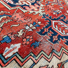 1890 PERSIAN SERAPI RUG 9’ 5” x 11’ 2” (LAR-HRZ1800)