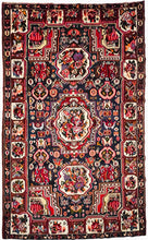 1940 PERSIAN BAKHTIARI RUG 5’ 11” x 9’ 8” (LG.FEA.1408)