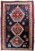 1940 PERSIAN LORI RUG 4’ 4” x 6’ 4” (MED.FEA.3155)