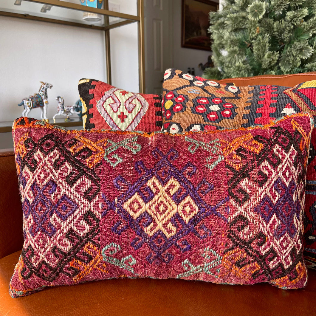 1950 TURKISH KILIM PILLOW 12x18 (PIL.1125)