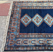 1950 PERSIAN TALEGHAN RUG 4’ 1” x 6’ 9” (MED.FEA.44)