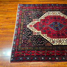 1950 PERSIAN SENAH RUG 4’ 5” x 5’ 5” (MED.FEA.71)