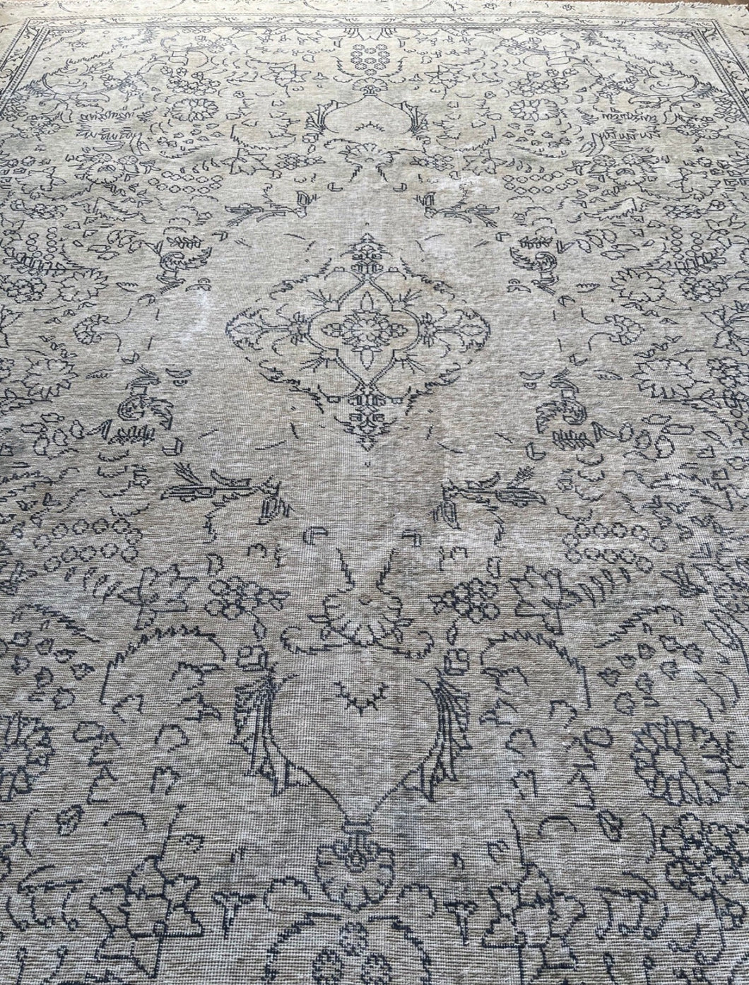 1970 PERSIAN TABRIZ RUG 8’ 3” x 10’ 9” (INV140)